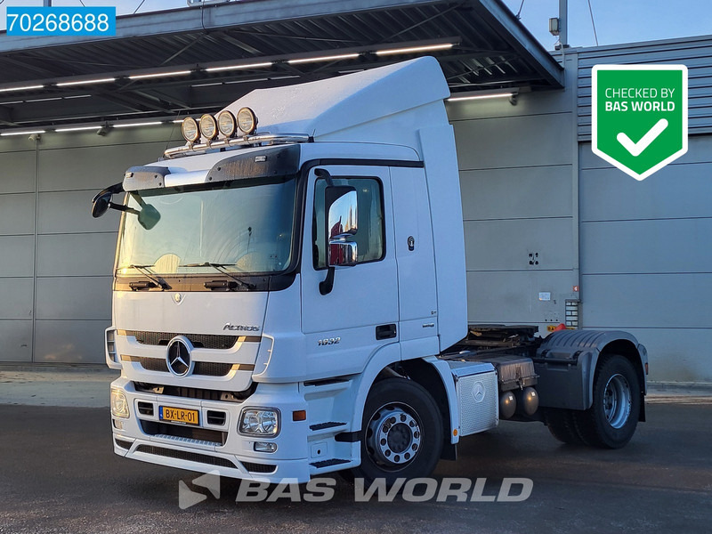 Mercedes-Benz Actros 1832 Actros 4X2 First Owner! NL-Truck MP3 ClassicSpace - Тягач: фото 1 Mercedes-Benz Actros 1832 Actros 4X2 First Owner! NL-Truck MP3 ClassicSpace - Тягач: фото 1