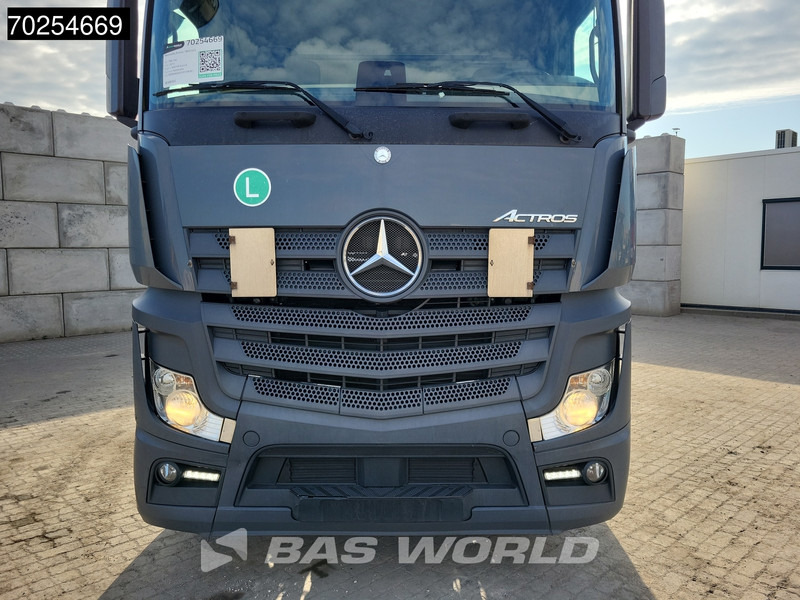 Тягач Mercedes-Benz Actros 1845 4X2 StreamSpace 2x Tanks: фото 12