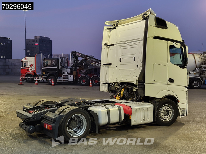 Mercedes-Benz Actros 1845 Actros 4X2 GigaSpace NL-Truck Mega 2xTanks Standklima ACC Euro 6 - Тягач: фото 5 Mercedes-Benz Actros 1845 Actros 4X2 GigaSpace NL-Truck Mega 2xTanks Standklima ACC Euro 6 - Тягач: фото 5
