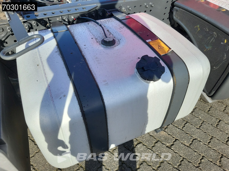 Тягач Mercedes-Benz Actros 1942 4X2 NL-Truck Mega StreamSpace: фото 14