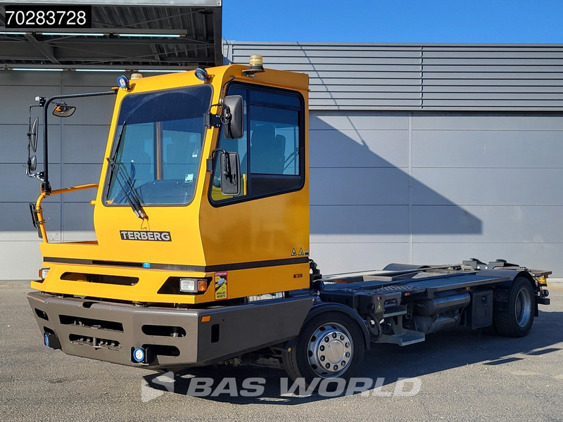 Terberg BC182 4X2 Low hours! Big-Axle Full-Air Drumbrakes Euro 3 - Тягач: фото 5 Terberg BC182 4X2 Low hours! Big-Axle Full-Air Drumbrakes Euro 3 - Тягач: фото 5