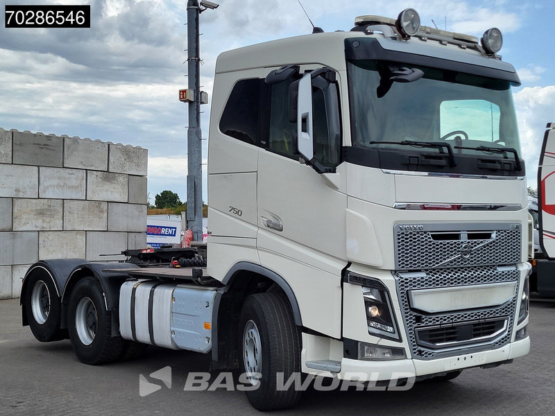 Volvo FH16 750 FH16 6X4 Retarder Big-Axle Xenon Liftaxle Euro 6 - Тягач: фото 3 Volvo FH16 750 FH16 6X4 Retarder Big-Axle Xenon Liftaxle Euro 6 - Тягач: фото 3