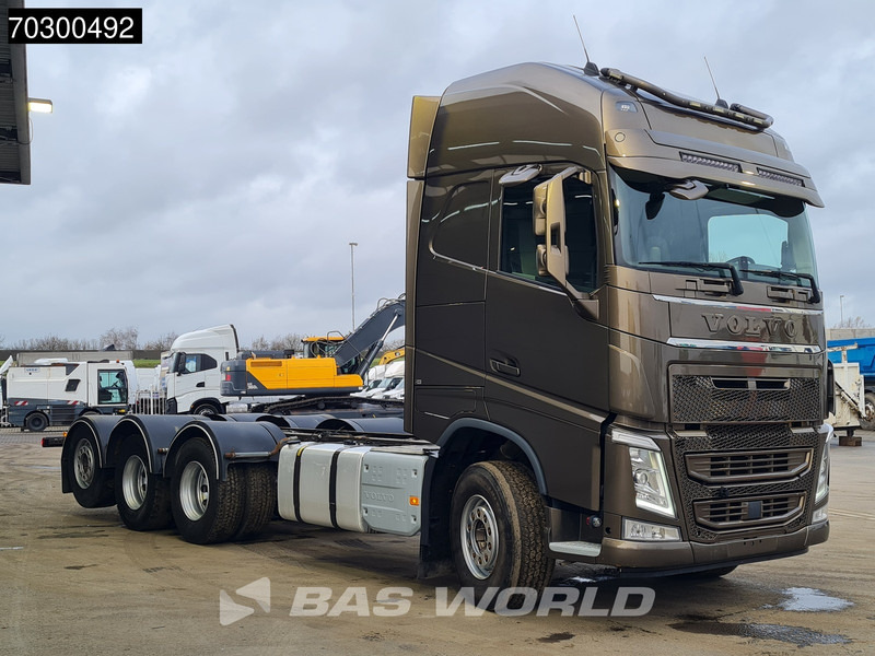 Volvo FH 540 FH 8X4 Chassis Lift+Steering Axle Automatic VEB+ Euro 6 - Грузовик-шасси: фото 3 Volvo FH 540 FH 8X4 Chassis Lift+Steering Axle Automatic VEB+ Euro 6 - Грузовик-шасси: фото 3