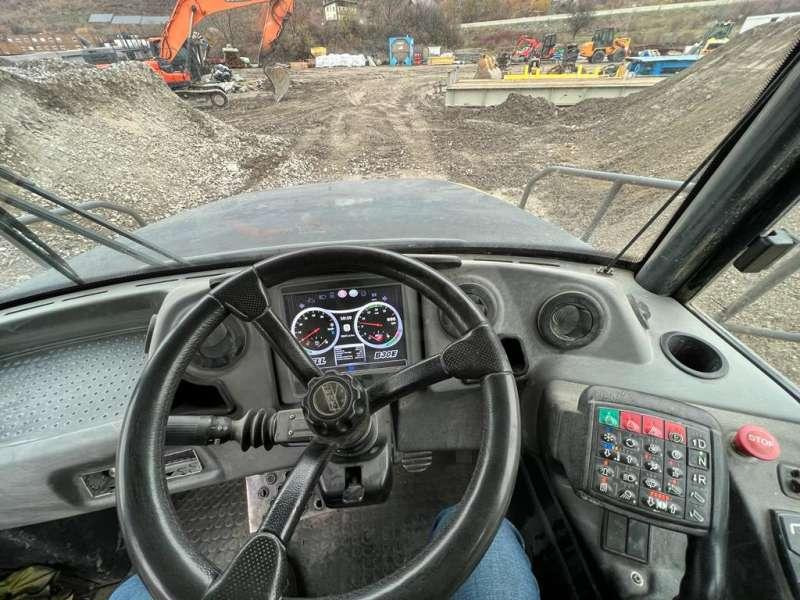 Bell ADT B30E 6X6 WDB - Сочленённый самосвал: фото 5 Bell ADT B30E 6X6 WDB - Сочленённый самосвал: фото 5