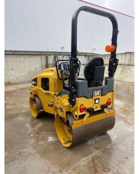 Caterpillar CB2.7 - Дорожный каток: фото 4 Caterpillar CB2.7 - Дорожный каток: фото 4