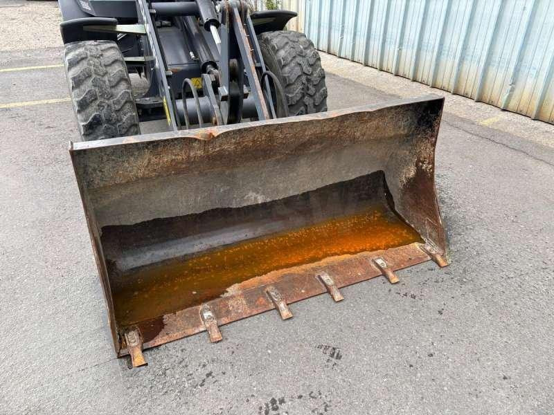 Компактный фронтальный погрузчик Schaeff TL65: фото 35