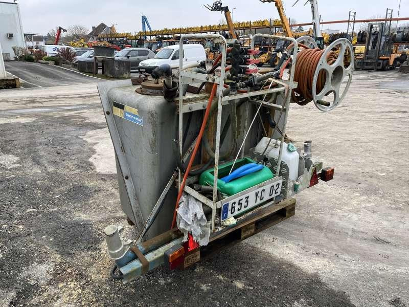 Tecnoma CUVE DE TRAITEMENT PHYTO - Навесной опрыскиватель: фото 4 Tecnoma CUVE DE TRAITEMENT PHYTO - Навесной опрыскиватель: фото 4