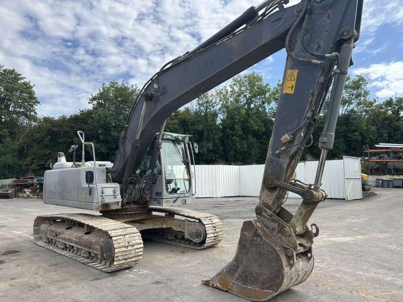Volvo EC220DL - Гусеничный экскаватор: фото 1 Volvo EC220DL - Гусеничный экскаватор: фото 1