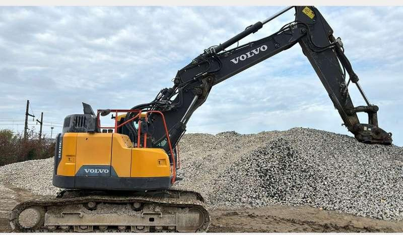 Volvo ECR235EL - Гусеничный экскаватор: фото 2 Volvo ECR235EL - Гусеничный экскаватор: фото 2