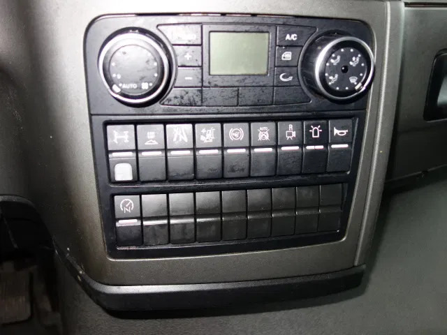 MAN TGM 18-290 - Грузовик-шасси: фото 4 MAN TGM 18-290 - Грузовик-шасси: фото 4