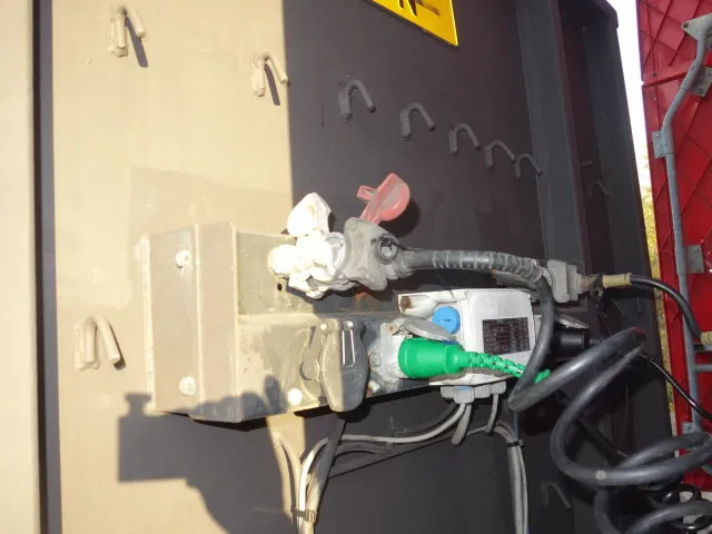 Pacton 3asser drum brakes - Полуприцеп бортовой/ Платформа: фото 4 Pacton 3asser drum brakes - Полуприцеп бортовой/ Платформа: фото 4