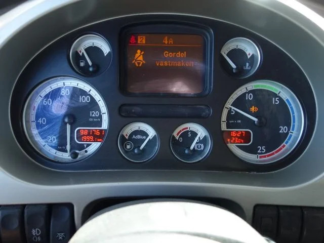 DAF XF 105.460 zf intarder - Тягач: фото 3 DAF XF 105.460 zf intarder - Тягач: фото 3