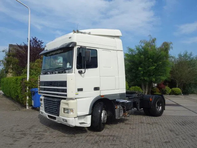 DAF XF 430 EURO3 MANAULE GEAR - Тягач: фото 4 DAF XF 430 EURO3 MANAULE GEAR - Тягач: фото 4