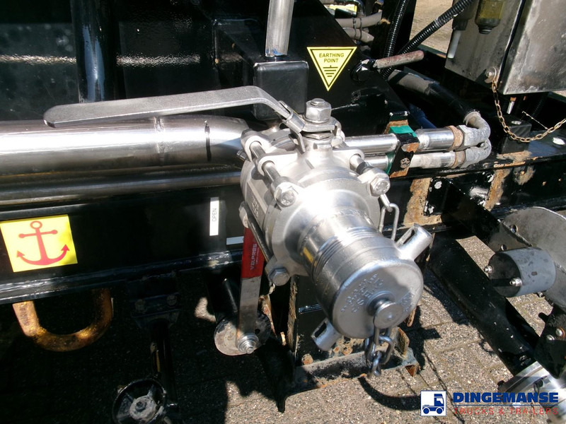 Полуприцеп-цистерна Clayton Chemical tank inox 33 m3 / 1 comp + pump: фото 10 Полуприцеп-цистерна Clayton Chemical tank inox 33 m3 / 1 comp + pump: фото 10