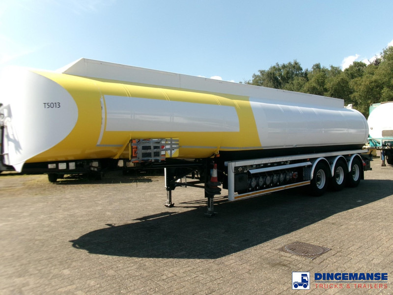Lakeland Fuel tank alu 43 m3 / 6 comp - Полуприцеп-цистерна: фото 1 Lakeland Fuel tank alu 43 m3 / 6 comp - Полуприцеп-цистерна: фото 1