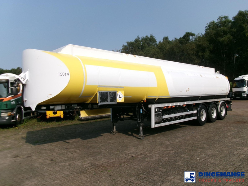 Lakeland Fuel tank alu 43 m3 / 6 comp - Полуприцеп-цистерна: фото 1 Lakeland Fuel tank alu 43 m3 / 6 comp - Полуприцеп-цистерна: фото 1