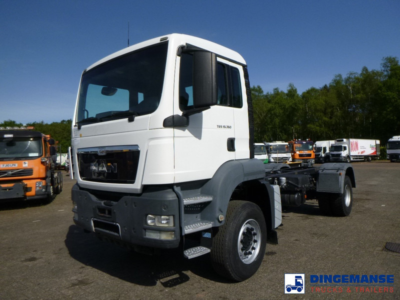 MAN TGS 19.360 4X2 BBS manual Euro 2 chassis + PTO - Грузовик-шасси: фото 1 MAN TGS 19.360 4X2 BBS manual Euro 2 chassis + PTO - Грузовик-шасси: фото 1