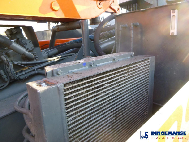 Автобетононасос Mercedes-Benz Axor 2633 6x4 RHD Sermac SCL 130 concrete pump 32 m: фото 19 Автобетононасос Mercedes-Benz Axor 2633 6x4 RHD Sermac SCL 130 concrete pump 32 m: фото 19