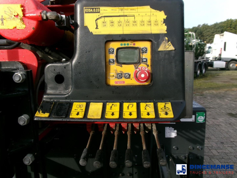 Автоманипулятор Renault Kerax 380 dxi 6x4 + Fassi F215A.0.23: фото 19