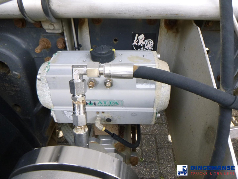 Renault Premium 270.19 4x2 dxi gas tank 19.7 m3 / 1 comp в лизинг Renault Premium 270.19 4x2 dxi gas tank 19.7 m3 / 1 comp: фото 19