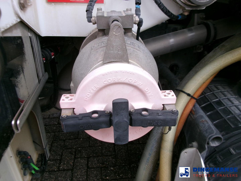 Renault Premium 270 4x2 fuel tank 13.8 m3 / 4 comp в лизинг Renault Premium 270 4x2 fuel tank 13.8 m3 / 4 comp: фото 7 Renault Premium 270 4x2 fuel tank 13.8 m3 / 4 comp в лизинг Renault Premium 270 4x2 fuel tank 13.8 m3 / 4 comp: фото 7