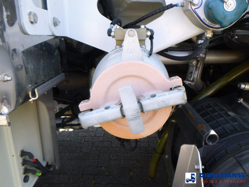 Renault Premium 270 dxi 4x2 fuel tank 13.7 m3 / 4 comp в лизинг Renault Premium 270 dxi 4x2 fuel tank 13.7 m3 / 4 comp: фото 12