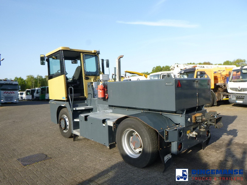 MOL RM 255 4X4 terminal drawbar tractor 150 ton - Тягач: фото 3 MOL RM 255 4X4 terminal drawbar tractor 150 ton - Тягач: фото 3