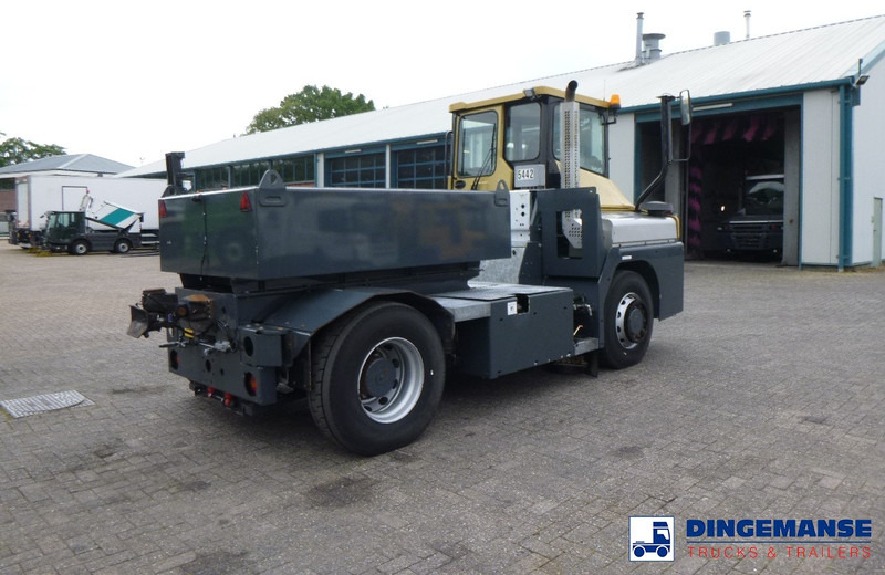 MOL RM 255 4X4 terminal drawbar tractor 150 ton - Тягач: фото 4 MOL RM 255 4X4 terminal drawbar tractor 150 ton - Тягач: фото 4