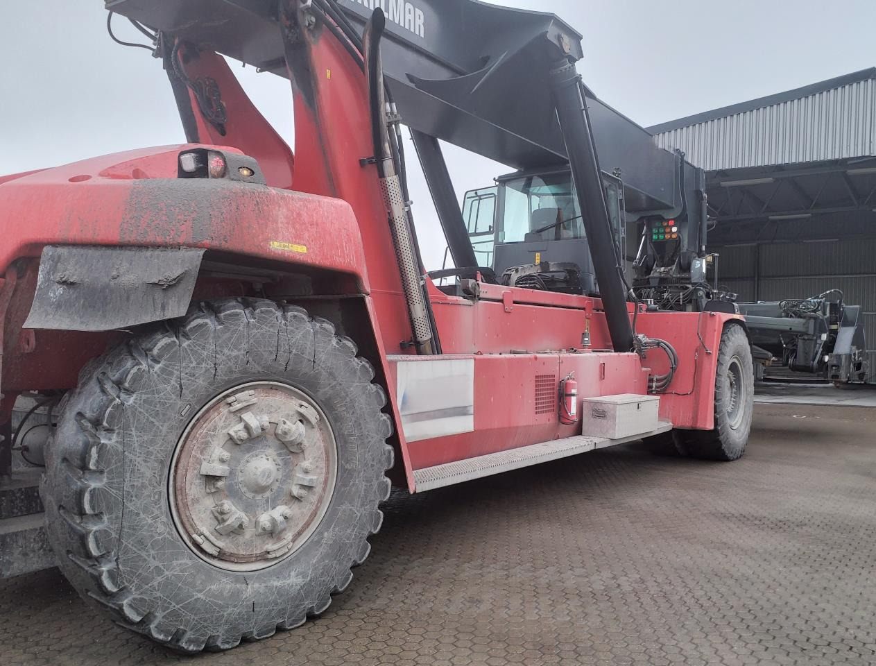 Kalmar DRG450-75C5XS - Ричстакер: фото 3 Kalmar DRG450-75C5XS - Ричстакер: фото 3