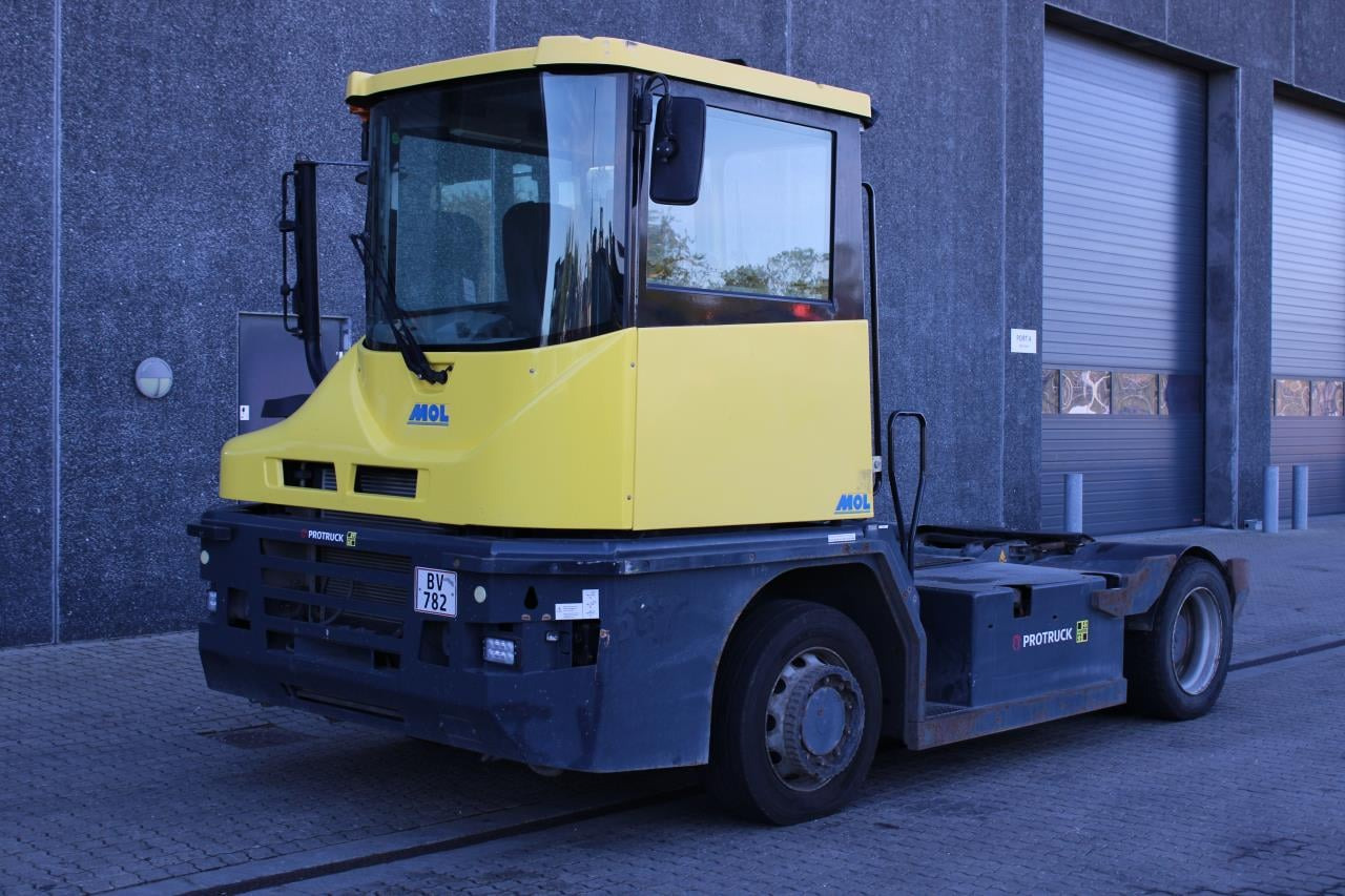 MOL RM255 4X4 - Терминальный тягач: фото 2 MOL RM255 4X4 - Терминальный тягач: фото 2