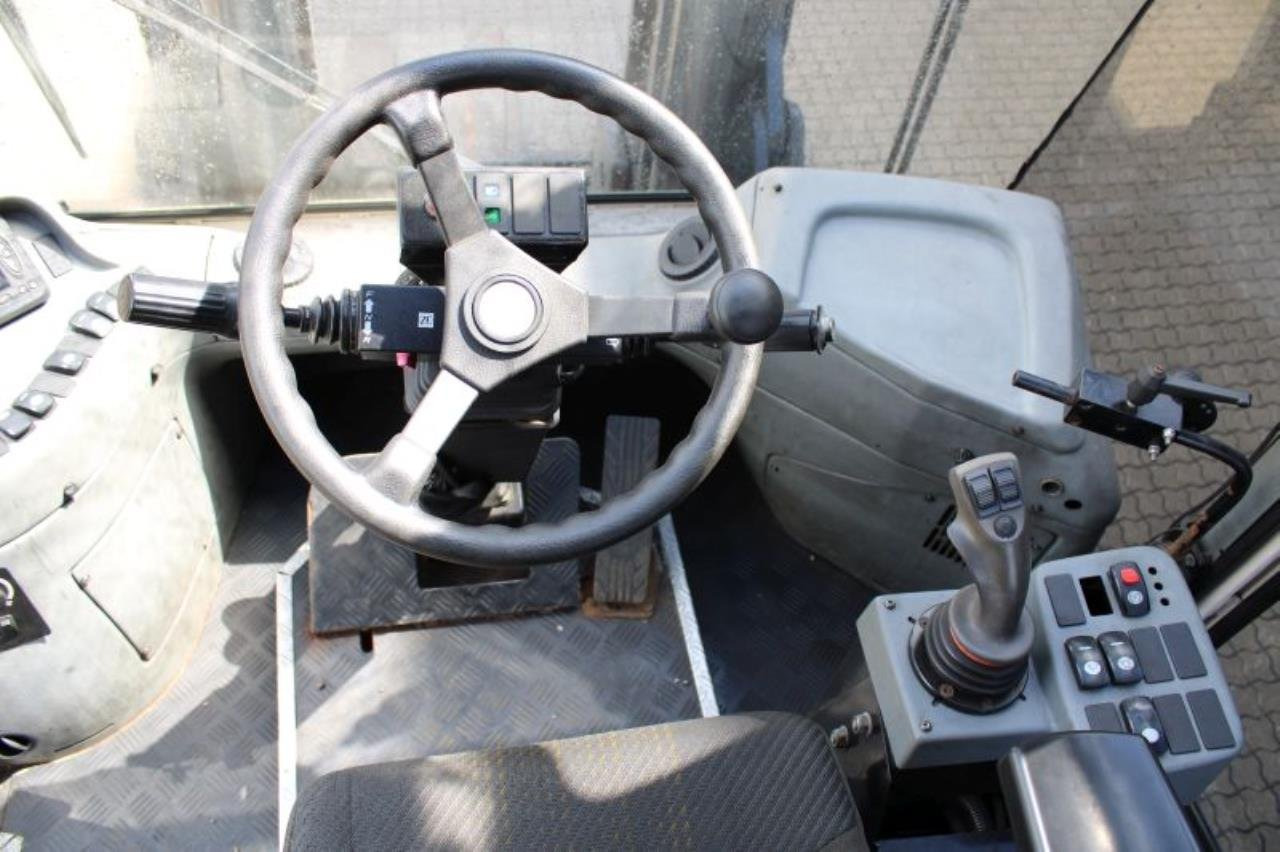 SMV SL16-900B - Дизельный погрузчик: фото 4 SMV SL16-900B - Дизельный погрузчик: фото 4