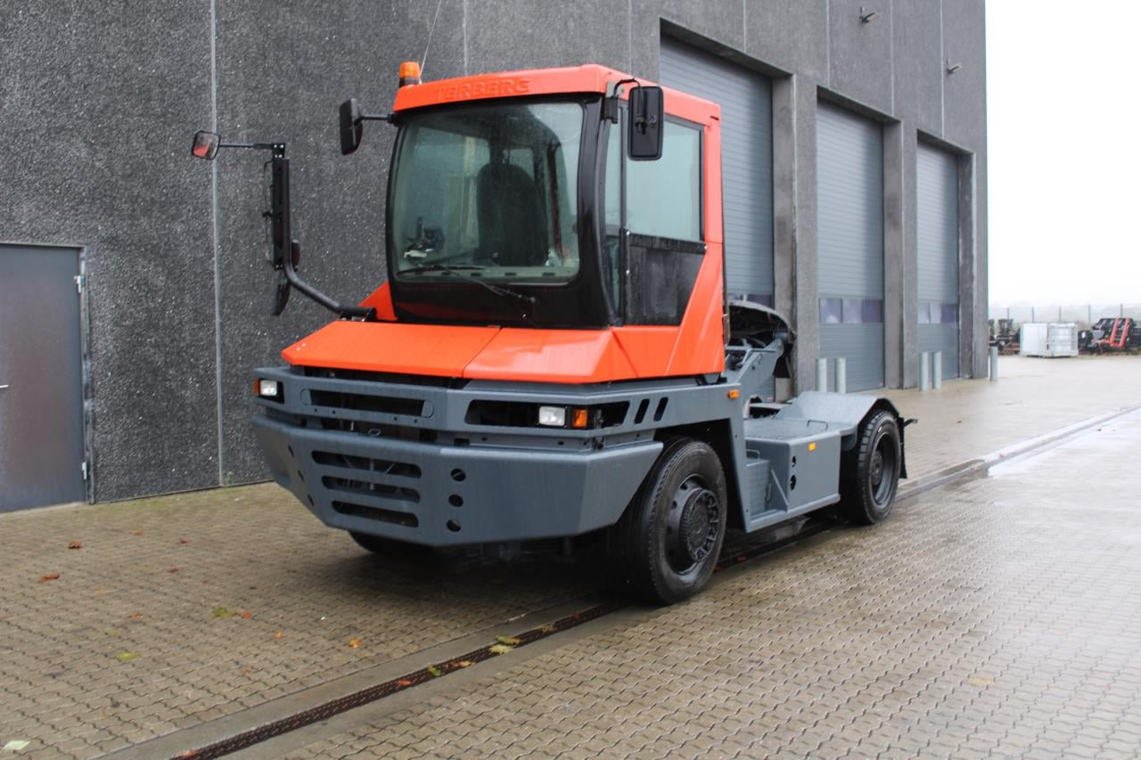 Terberg RT222 - Терминальный тягач: фото 2 Terberg RT222 - Терминальный тягач: фото 2