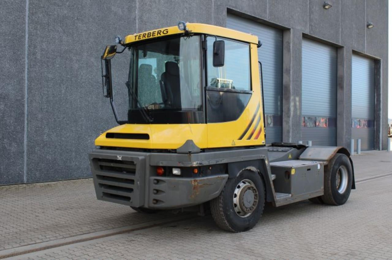 Terberg RT283 - Терминальный тягач: фото 2 Terberg RT283 - Терминальный тягач: фото 2