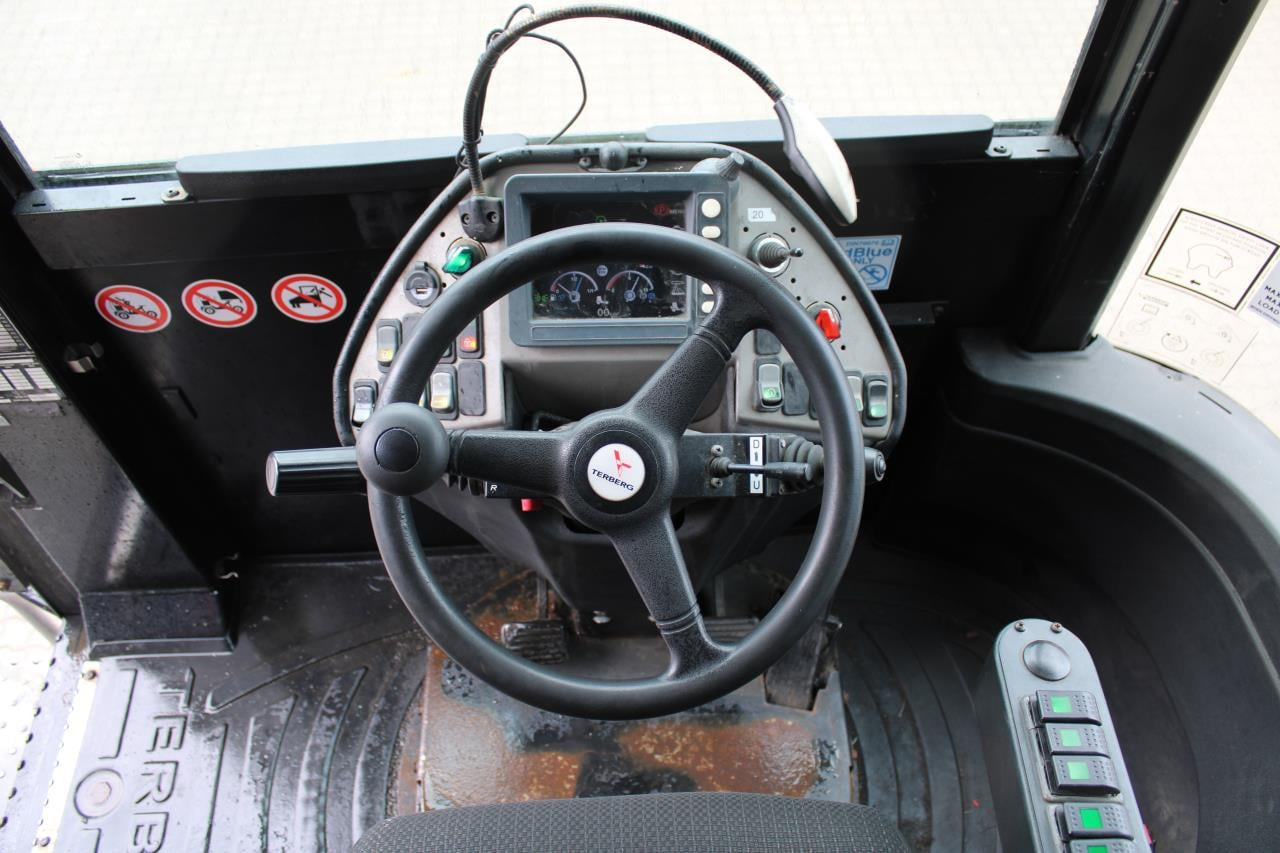 Terberg TT223 - Терминальный тягач: фото 4 Terberg TT223 - Терминальный тягач: фото 4