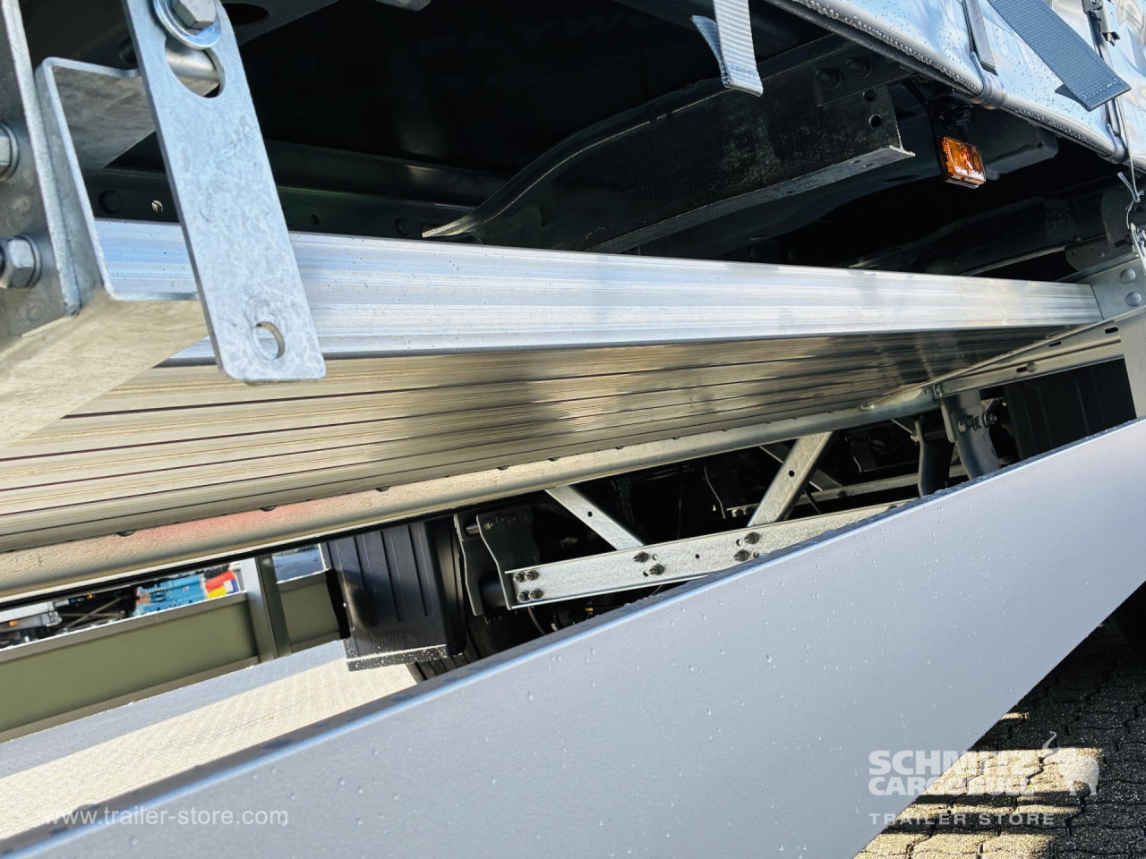 SCHMITZ Auflieger Curtainsider Mega - Тентованный полуприцеп: фото 2 SCHMITZ Auflieger Curtainsider Mega - Тентованный полуприцеп: фото 2