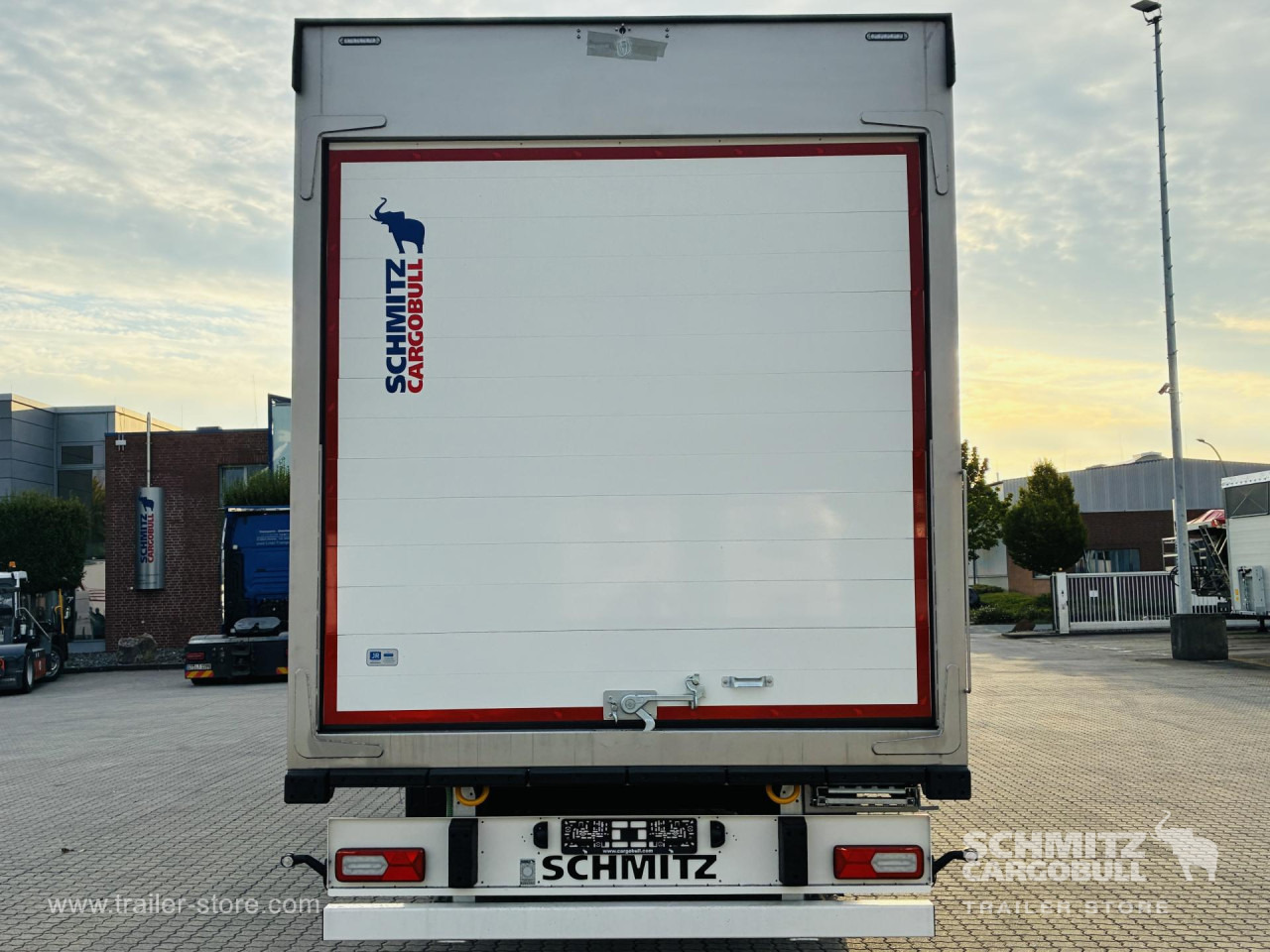 SCHMITZ Auflieger Tiefkühler Standard Double deck - Изотермический полуприцеп: фото 3 SCHMITZ Auflieger Tiefkühler Standard Double deck - Изотермический полуприцеп: фото 3