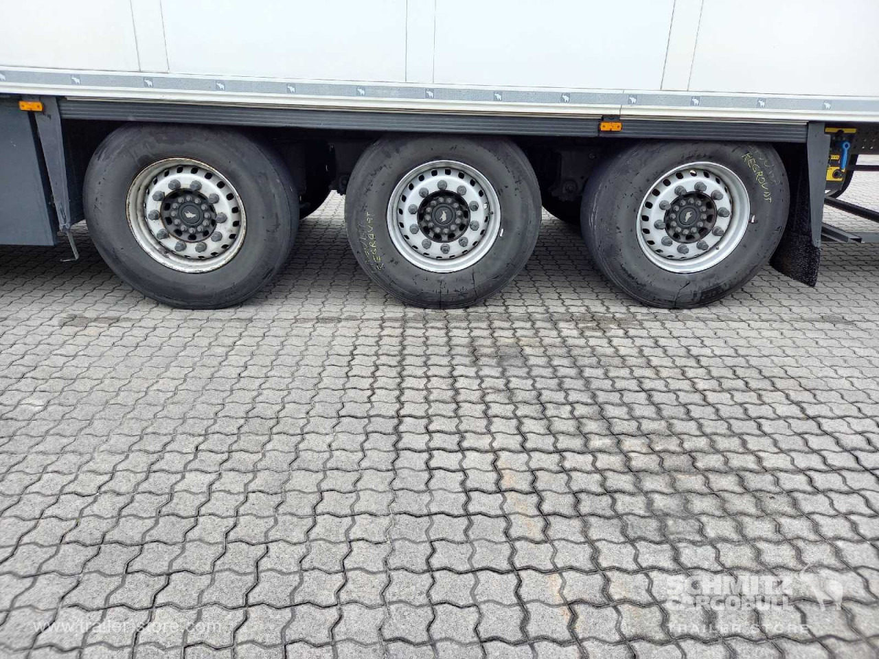SCHMITZ Auflieger Tiefkühler Standard Double deck - Изотермический полуприцеп: фото 2 SCHMITZ Auflieger Tiefkühler Standard Double deck - Изотермический полуприцеп: фото 2