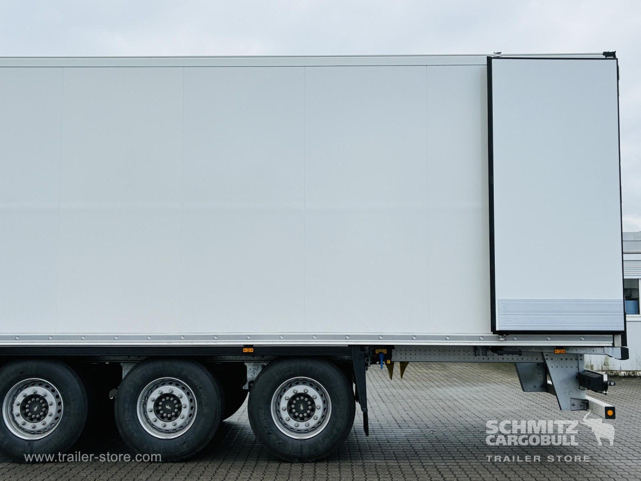 SCHMITZ Auflieger Tiefkühler Standard - Изотермический полуприцеп: фото 2 SCHMITZ Auflieger Tiefkühler Standard - Изотермический полуприцеп: фото 2