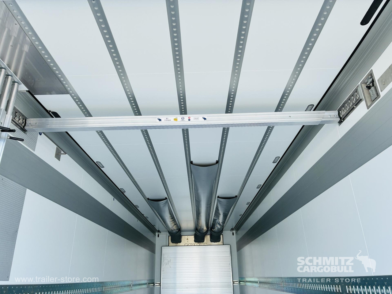 SCHMITZ Auflieger Tiefkühler Standard Taillift - Изотермический полуприцеп: фото 4 SCHMITZ Auflieger Tiefkühler Standard Taillift - Изотермический полуприцеп: фото 4