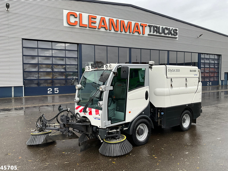 Bucher Citycat 2020 with 3-rd brush - Подметально-уборочная машина: фото 2 Bucher Citycat 2020 with 3-rd brush - Подметально-уборочная машина: фото 2