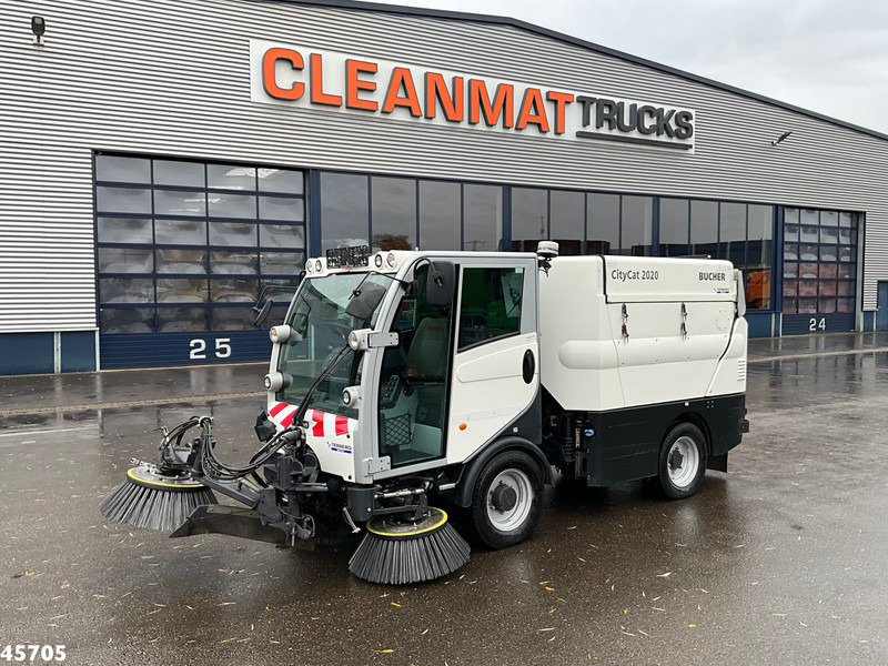 Bucher Citycat 2020 with 3-rd brush - Подметально-уборочная машина: фото 3 Bucher Citycat 2020 with 3-rd brush - Подметально-уборочная машина: фото 3