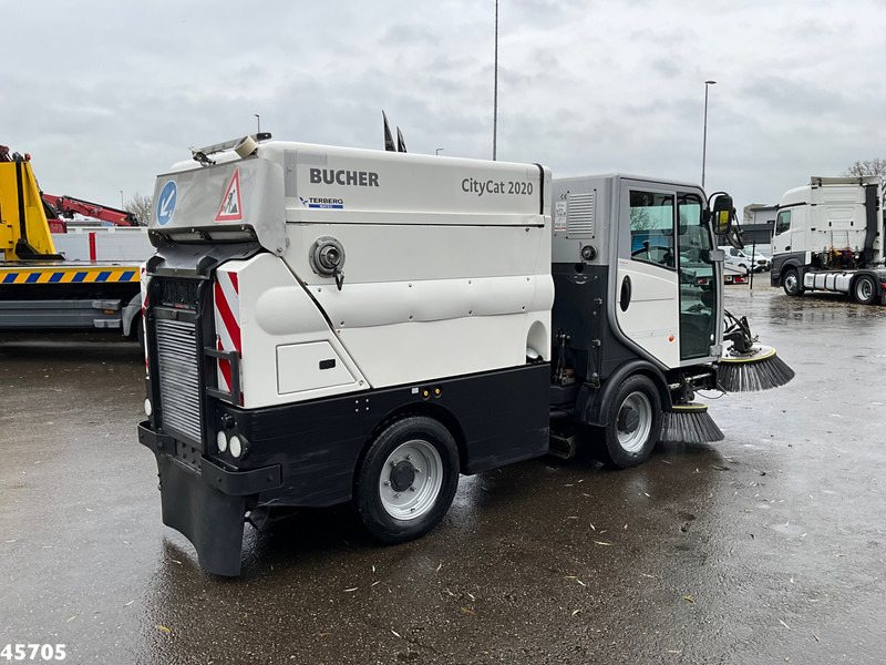 Bucher Citycat 2020 with 3-rd brush - Подметально-уборочная машина: фото 5 Bucher Citycat 2020 with 3-rd brush - Подметально-уборочная машина: фото 5