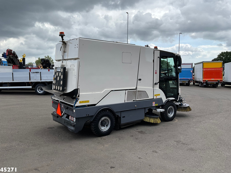 Dulevo 3000T Revolution Euro 6 with 3-rd brush - Подметально-уборочная машина: фото 5 Dulevo 3000T Revolution Euro 6 with 3-rd brush - Подметально-уборочная машина: фото 5