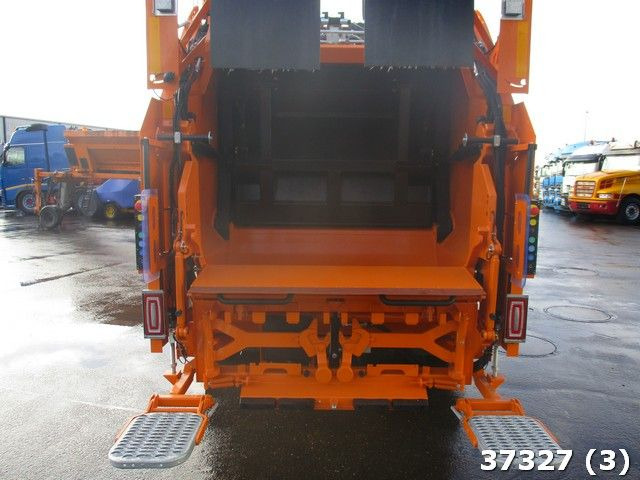 FUSO Canter 9C18 - Мусоровоз: фото 3 FUSO Canter 9C18 - Мусоровоз: фото 3