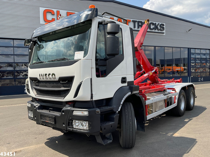 Iveco AD260T 6x4 Euro 6 AJK 20 haakarmsysteem - Крюковой мультилифт: фото 1 Iveco AD260T 6x4 Euro 6 AJK 20 haakarmsysteem - Крюковой мультилифт: фото 1