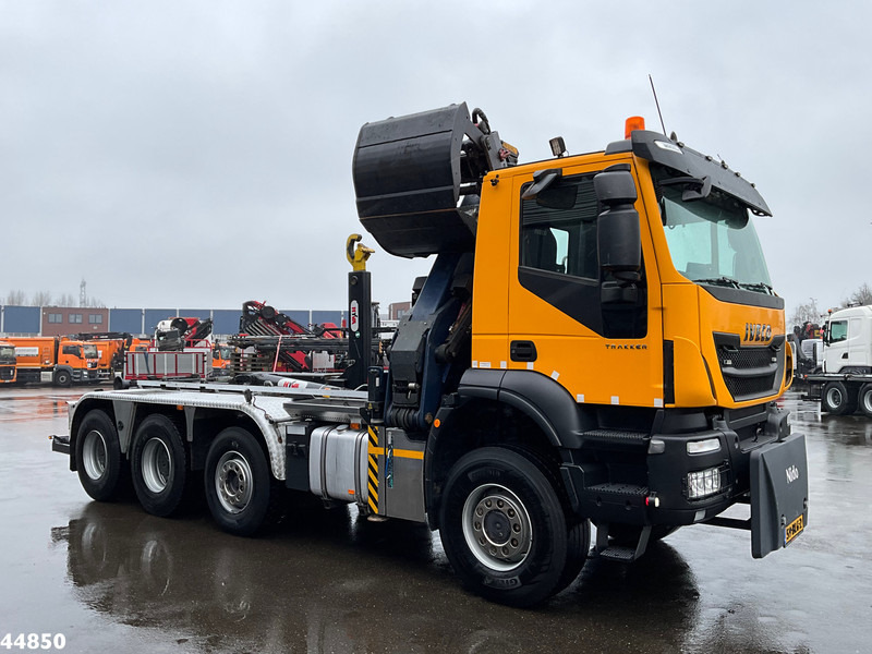 Iveco Trakker AD380T41W 8x6 Euro 6 HMF 19 Tonmeter Z-kraan - Крюковой мультилифт, Автоманипулятор: фото 5 Iveco Trakker AD380T41W 8x6 Euro 6 HMF 19 Tonmeter Z-kraan - Крюковой мультилифт, Автоманипулятор: фото 5