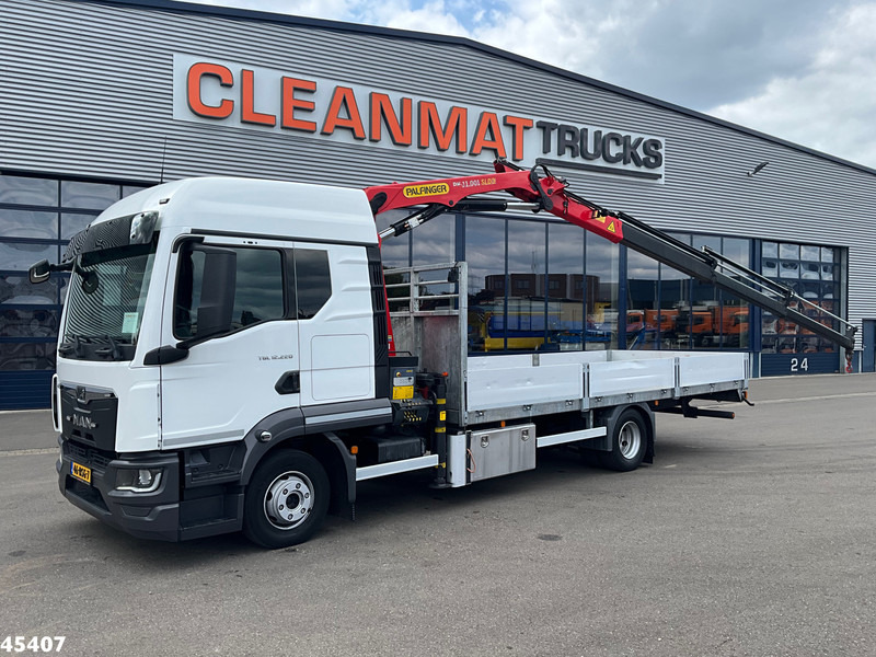 MAN TGL 12.220 Euro 6 Palfinger 11 Tonmeter laadkraan Just 60.518 km! - Автоманипулятор: фото 1 MAN TGL 12.220 Euro 6 Palfinger 11 Tonmeter laadkraan Just 60.518 km! - Автоманипулятор: фото 1