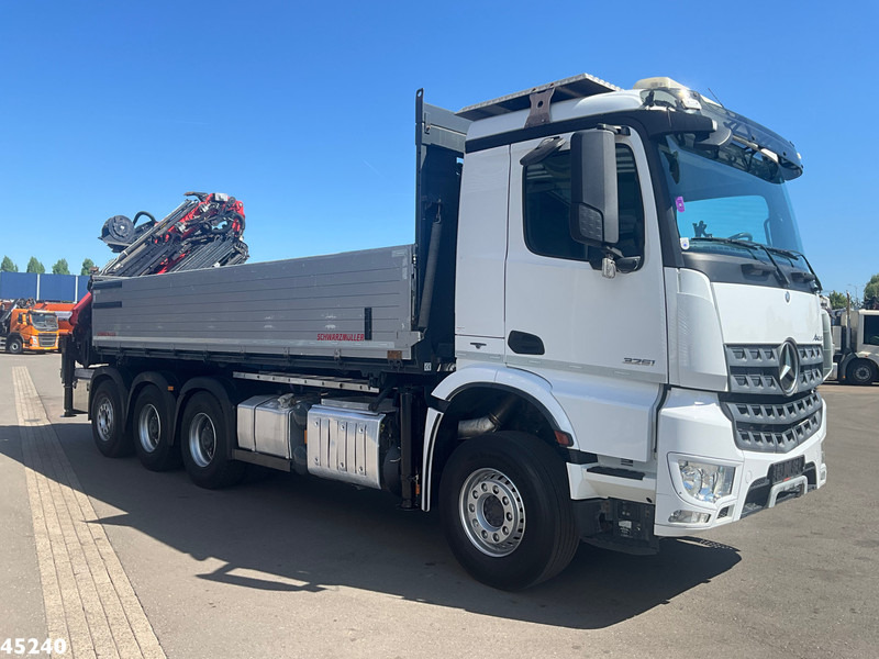 Mercedes-Benz Arocs 3251 8x4 Euro 6 Retarder Palfinger 34 Tonmeter laadkraan + Fly-Jib 2 zijdige kipper Just 146.766 km! - Самосвал, Автоманипулятор: фото 5 Mercedes-Benz Arocs 3251 8x4 Euro 6 Retarder Palfinger 34 Tonmeter laadkraan + Fly-Jib 2 zijdige kipper Just 146.766 km! - Самосвал, Автоманипулятор: фото 5