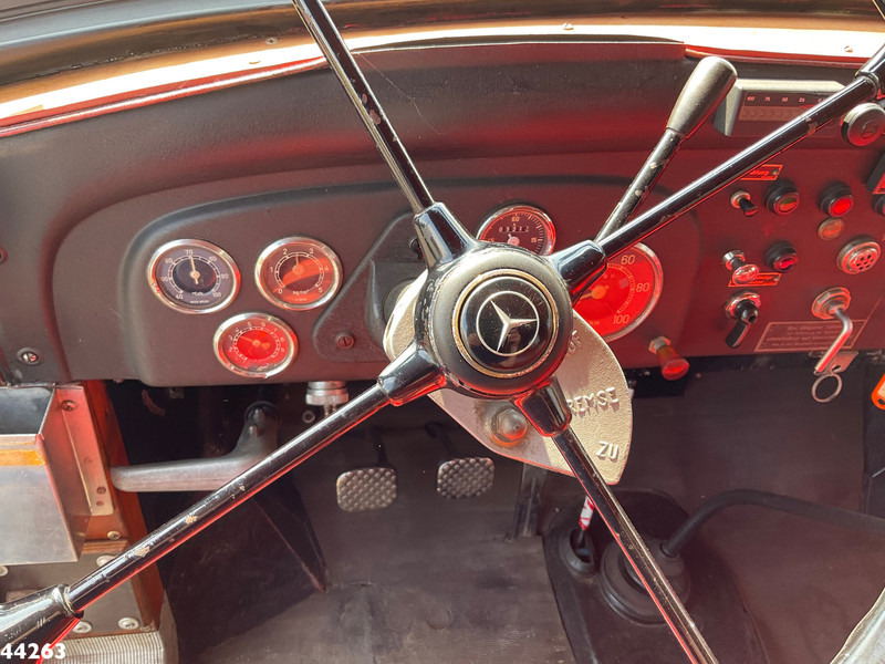 Пожарная машина Mercedes-Benz LF 311 Oldtimer Feuerwehrfahrzeug Just 35.940 km!: фото 17
