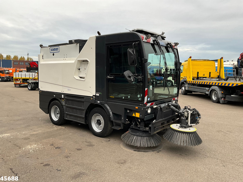 Schmidt Cleango Compact 500 Euro 6 with 3-rd brush Just 41.050 km! - Подметально-уборочная машина: фото 4 Schmidt Cleango Compact 500 Euro 6 with 3-rd brush Just 41.050 km! - Подметально-уборочная машина: фото 4